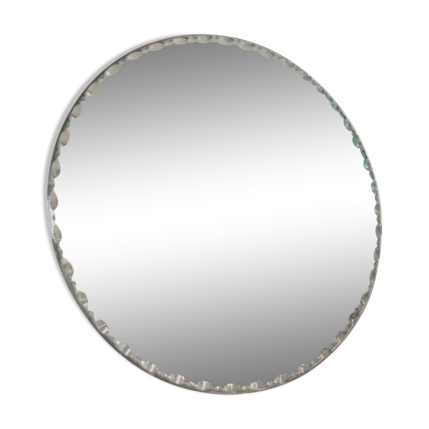 Beveled round mirror