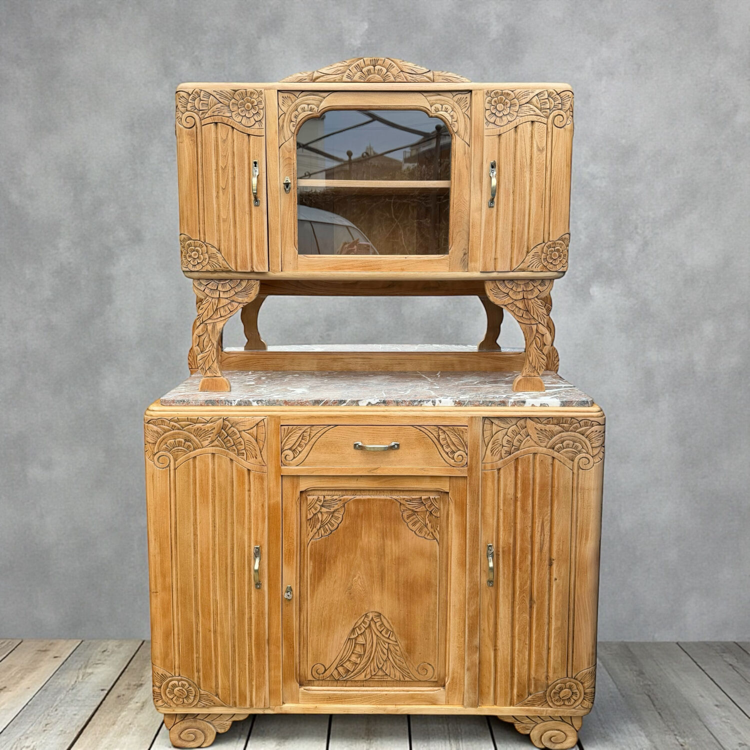 Art Deco Parisian buffet in solid raw oak from the 1930s.