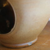 Small 1960s lamp in stoneware with a dark brown enamelled medallion.