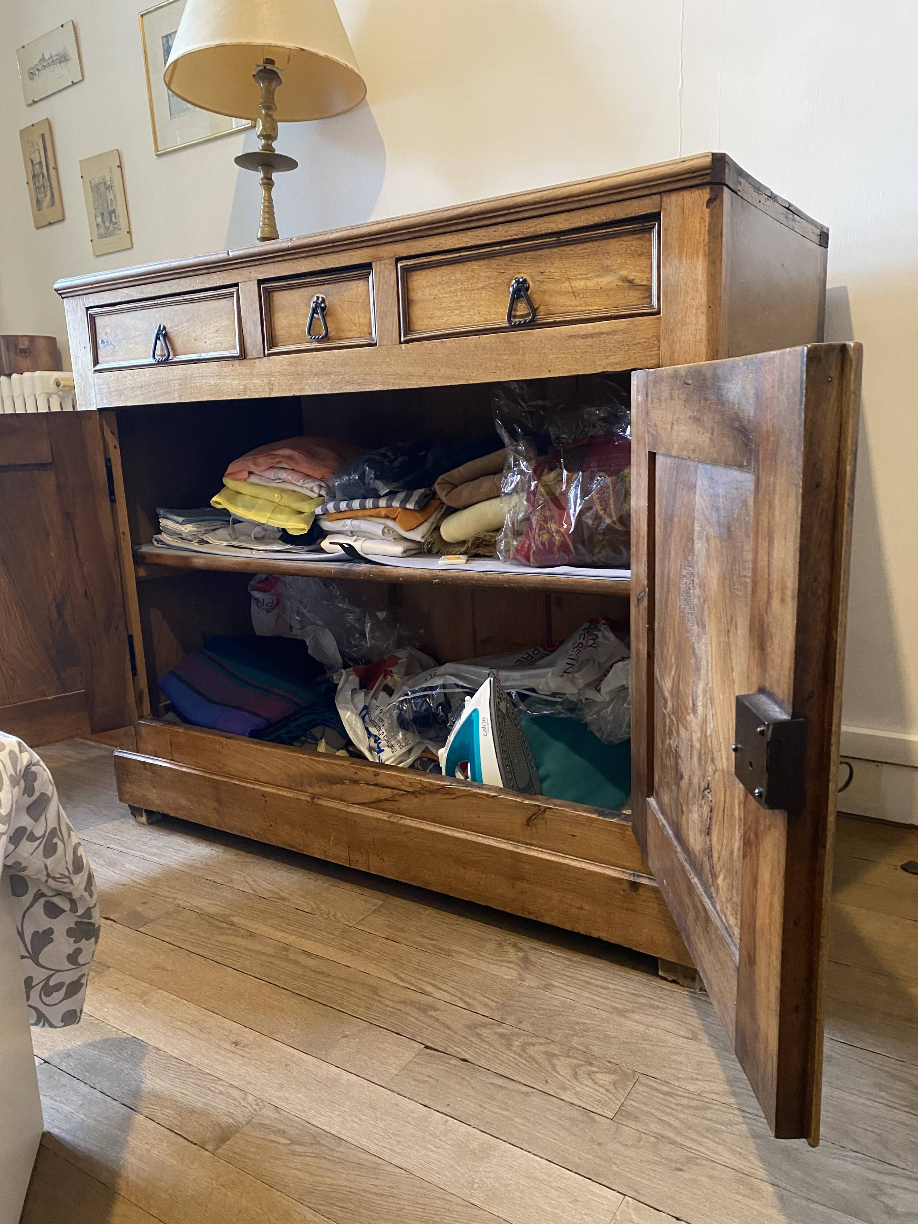 Antique solid wood sideboard – 2 doors, 3 drawers