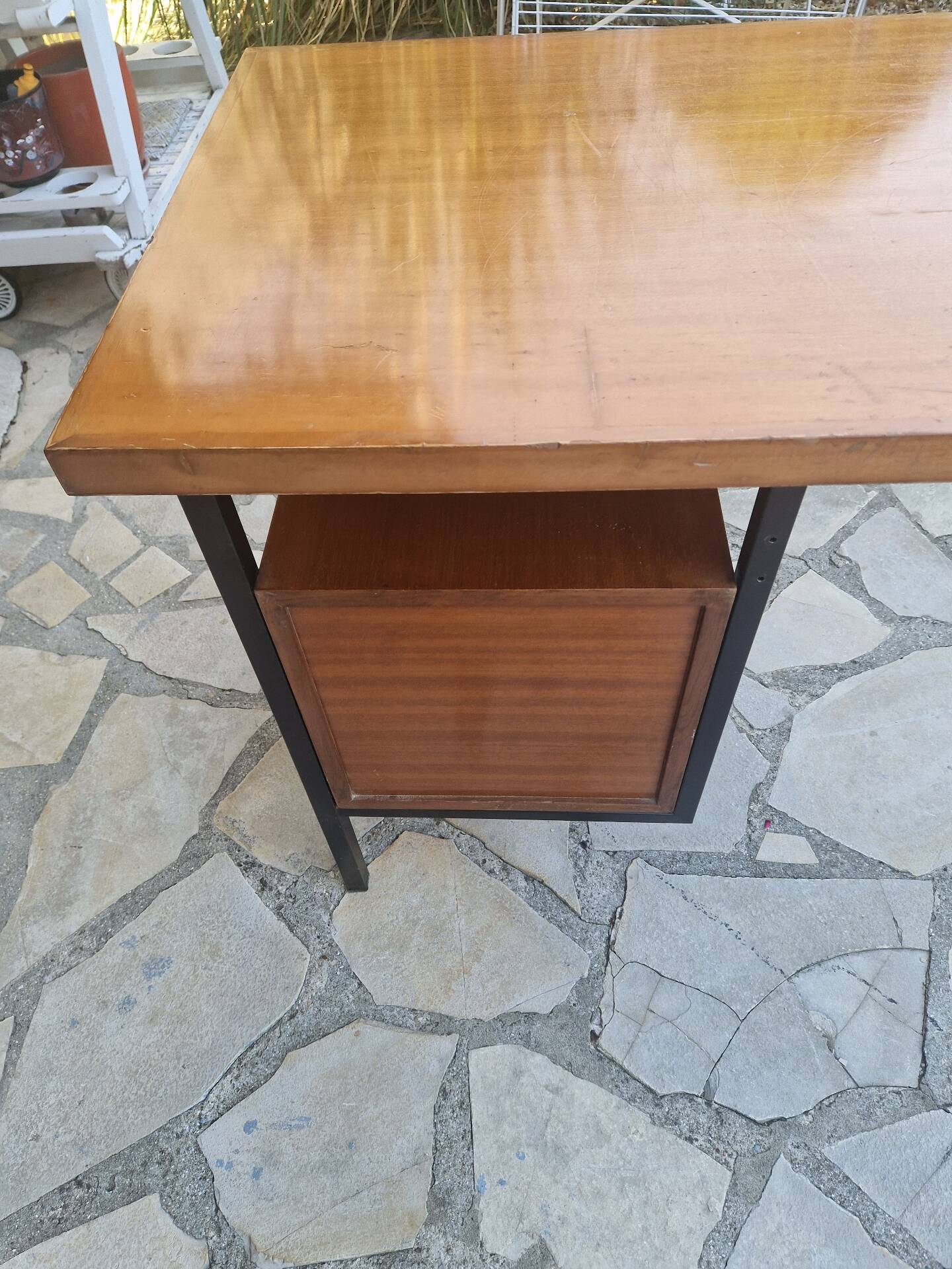 Bureau scandinave moderniste