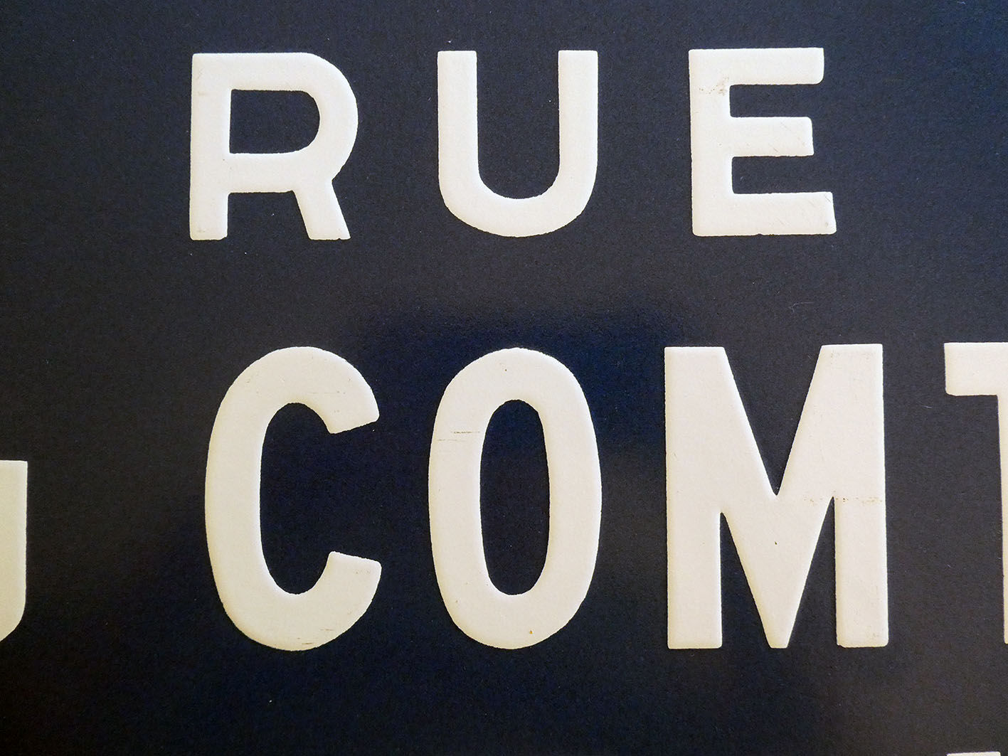 Old plate in enamelled metal "street of the count of Foix"