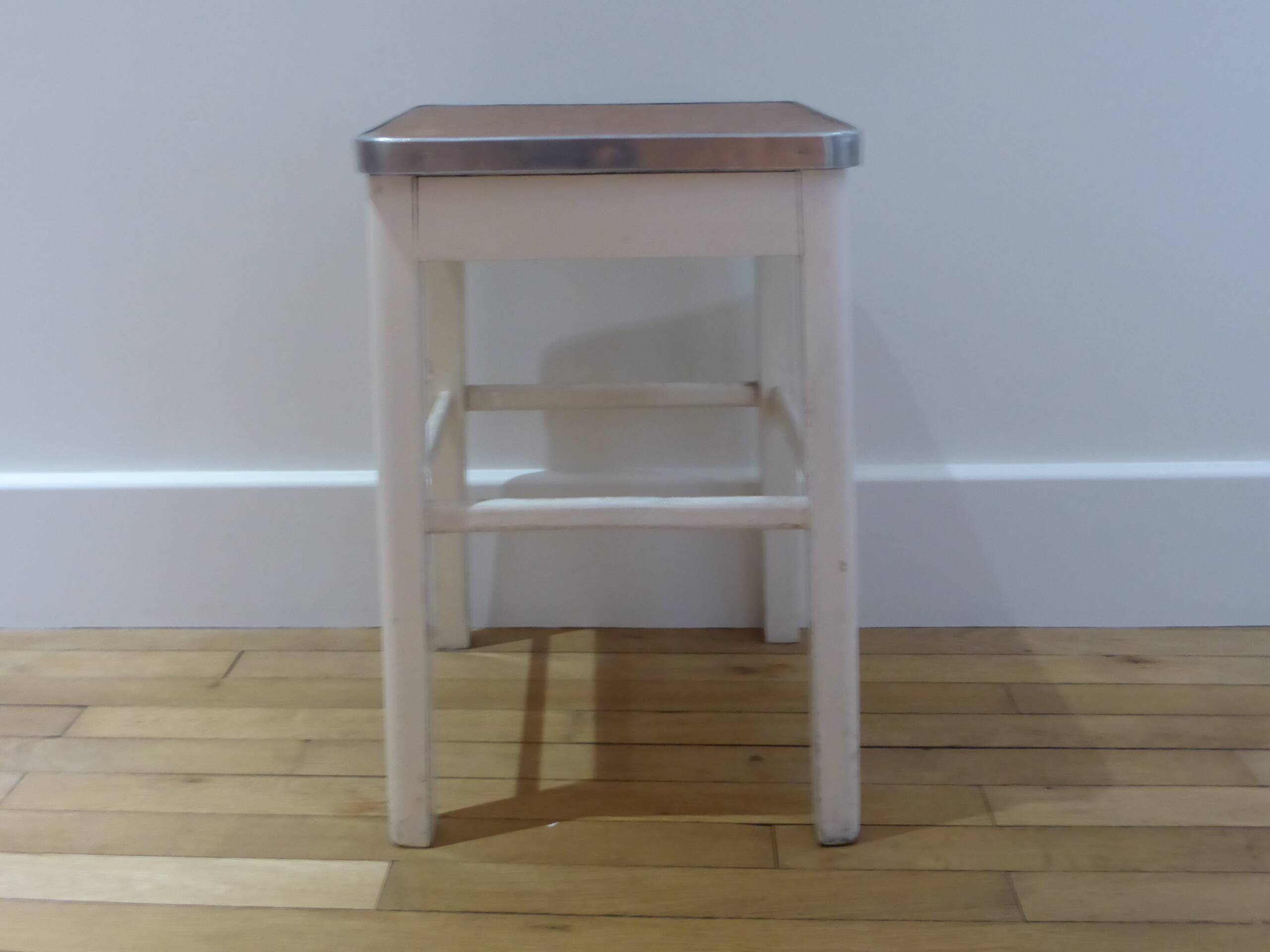 vintage stool 240901