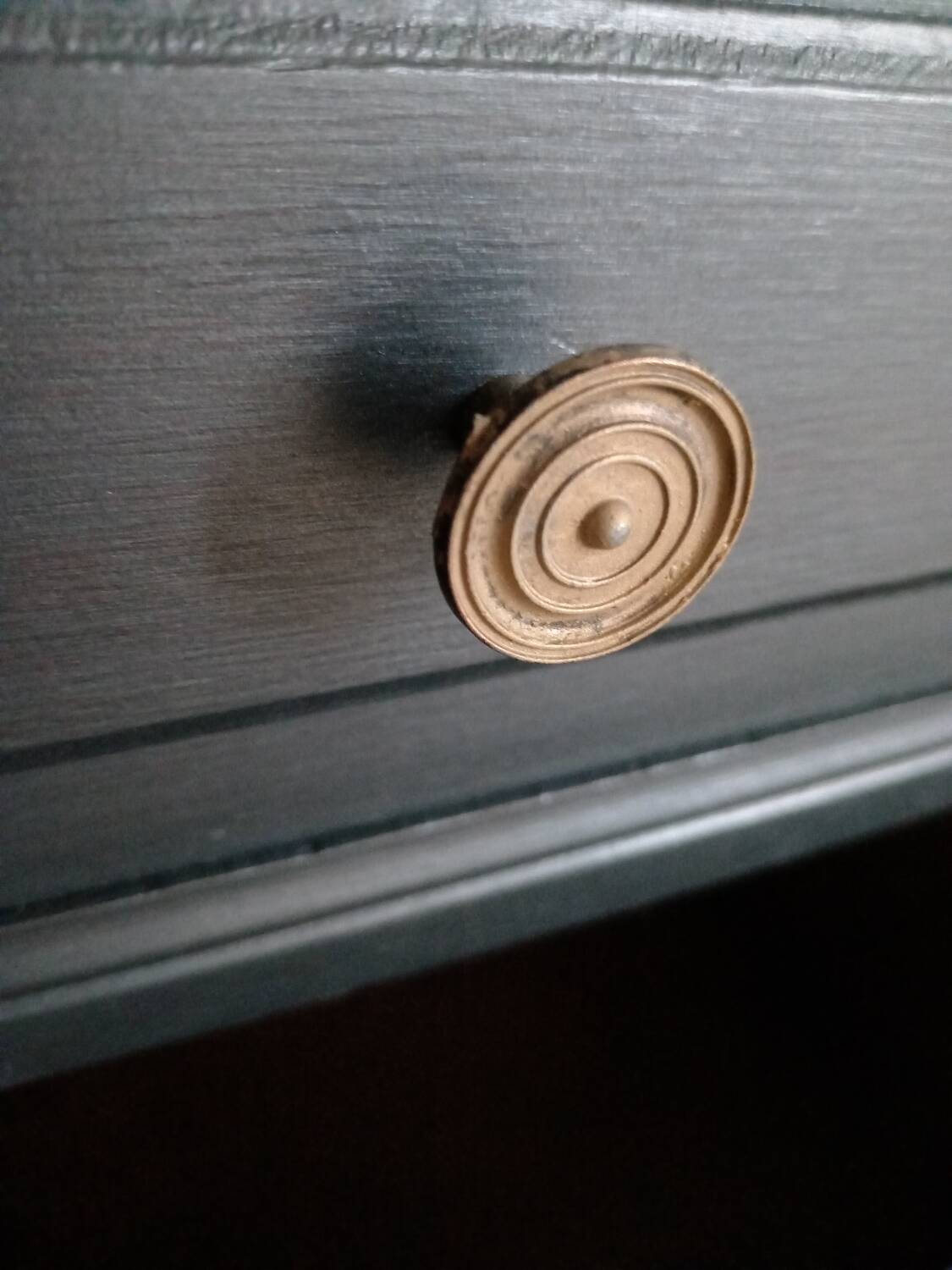 Scriban chest of drawers