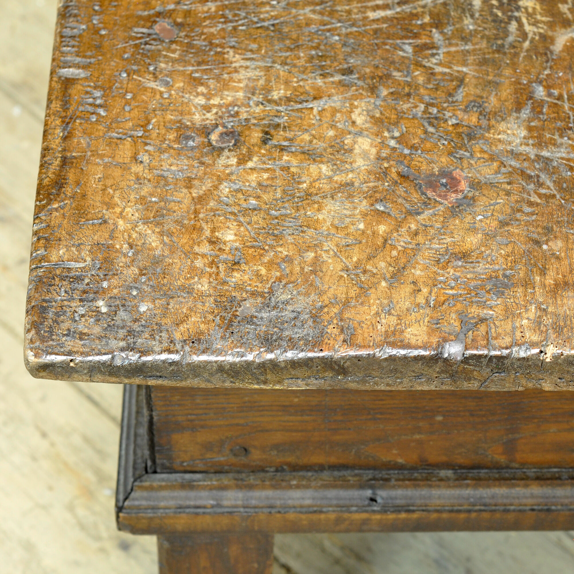 Table basse en chêne, vers 1820