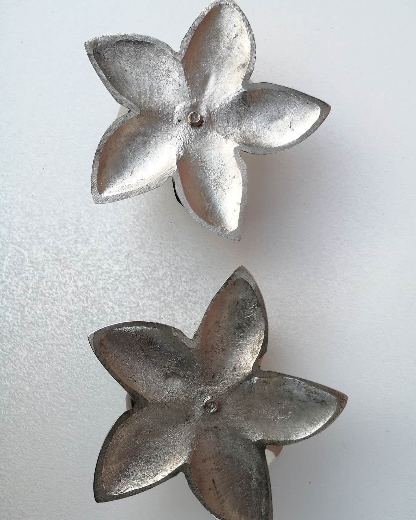 Metal candlestick shapes "flower"