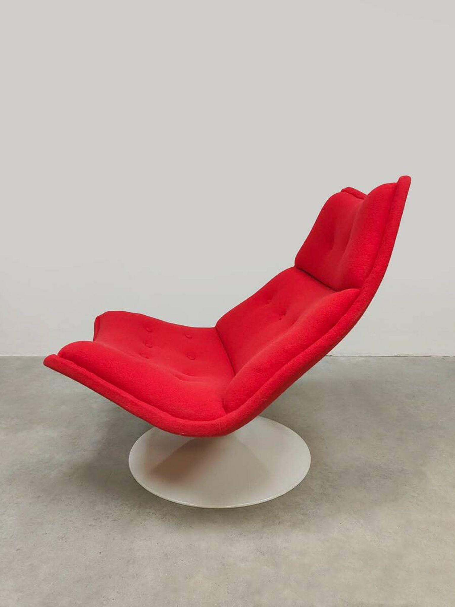 Vintage F511 swivel ladies chair Geoffrey Harcourt Artifort