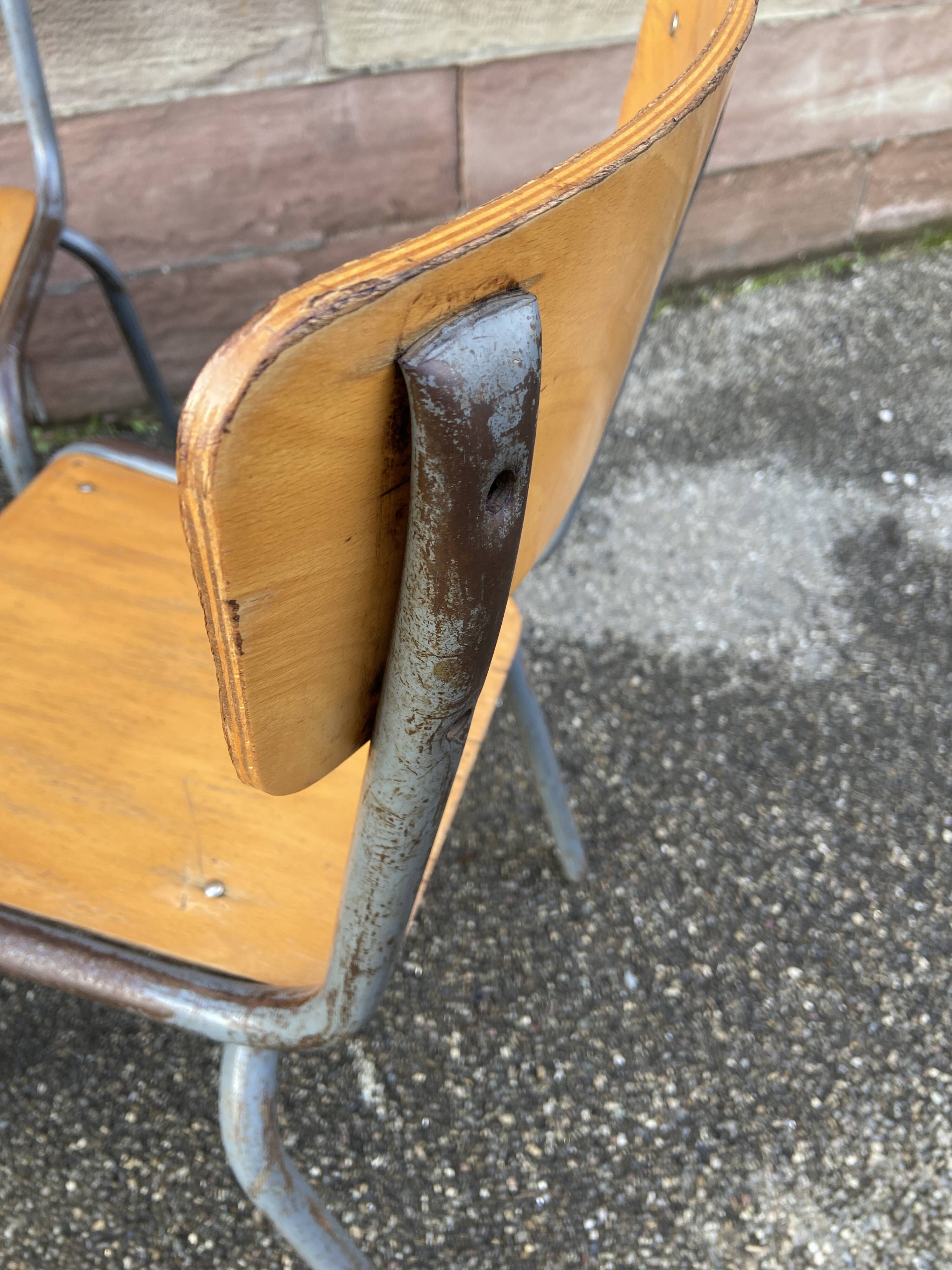 4 chaises d'école Vintage