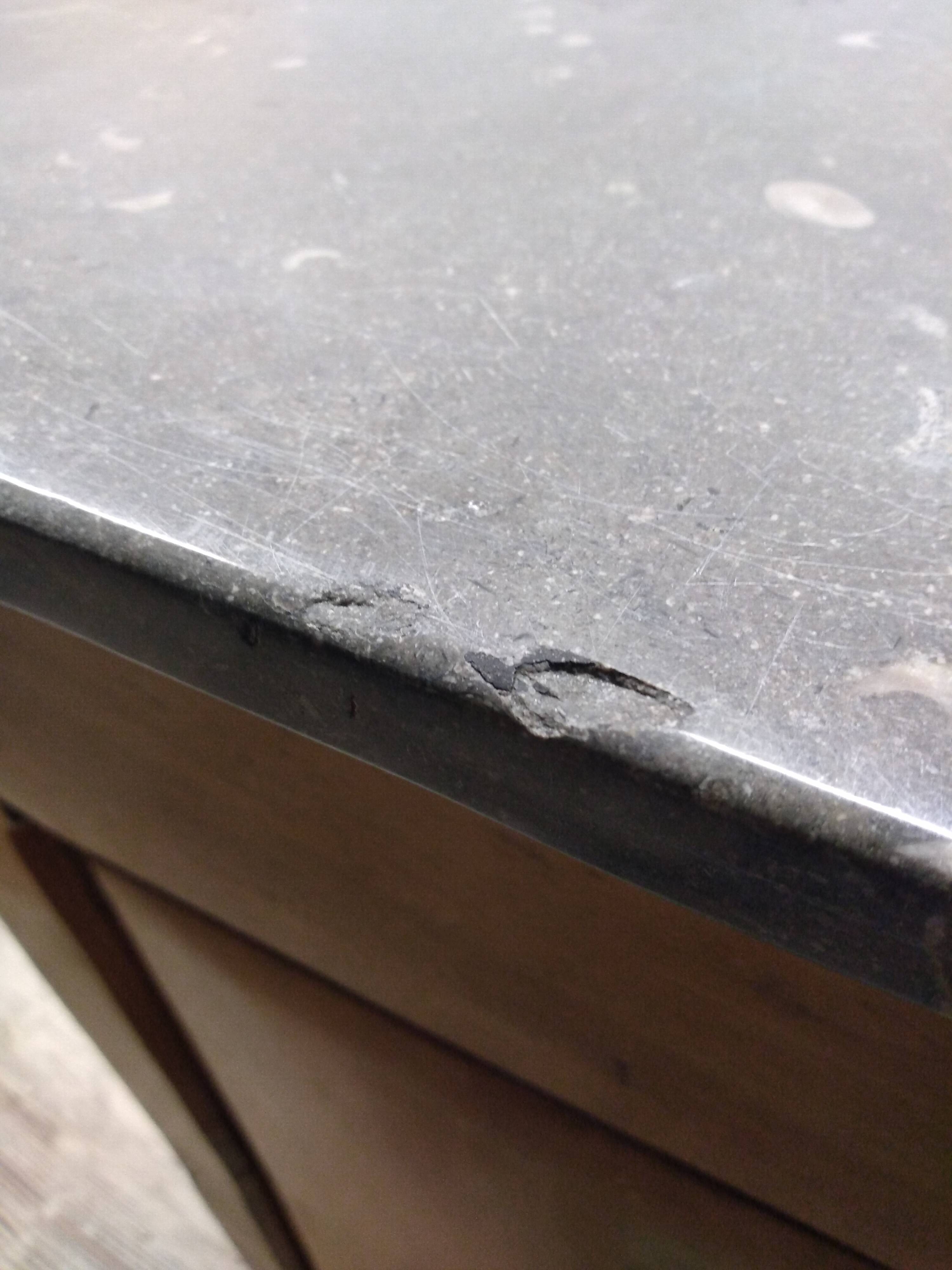 Buffet bas avec marbre