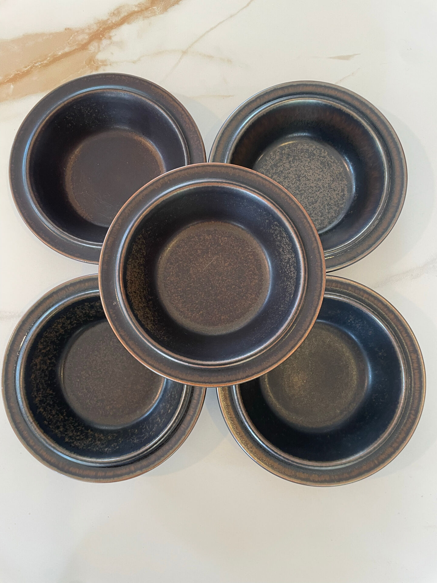 Russian bowls Arabia Finland, Ulla Procopé, starter plates, modern style.