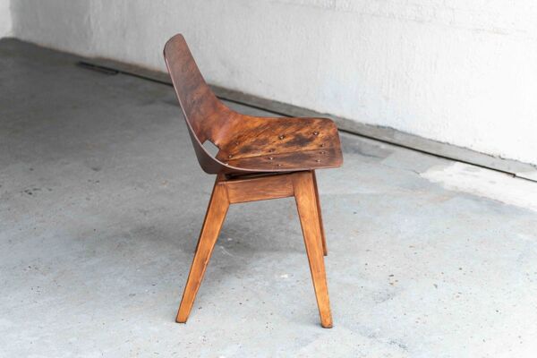 Ensemble de 6 chaises de salle à manger 'Tonneau' par Pierre Guariche