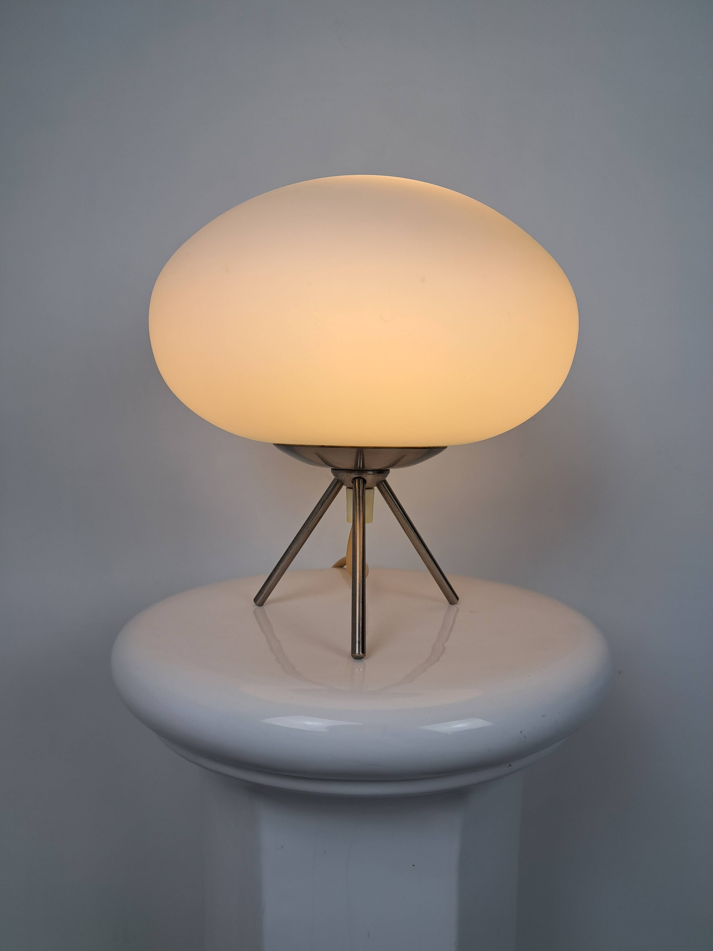 Tripod lamp with opaline UFO space age 70s