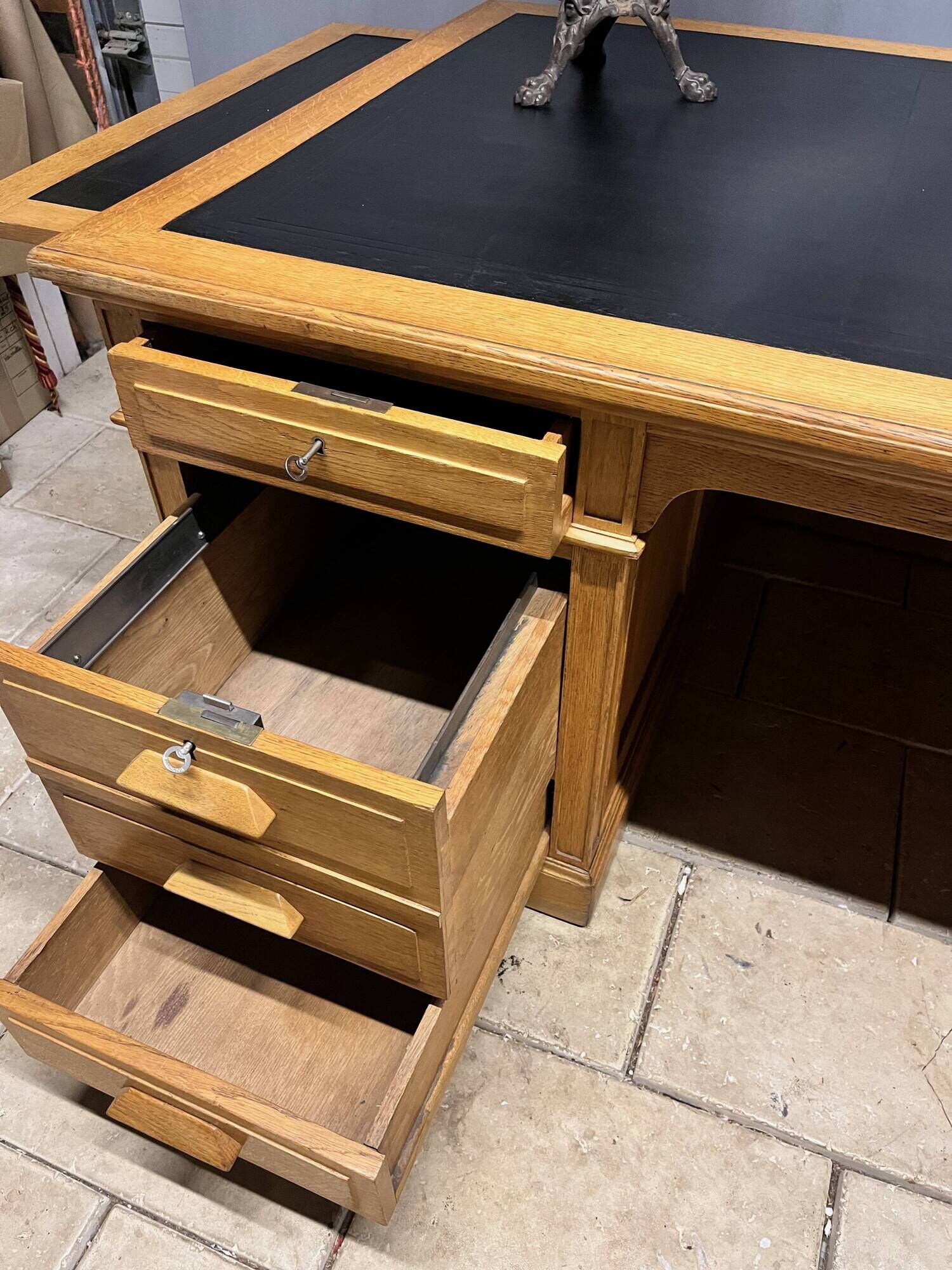 Large Desk "Banque De France" Oak and Leather Box Dish