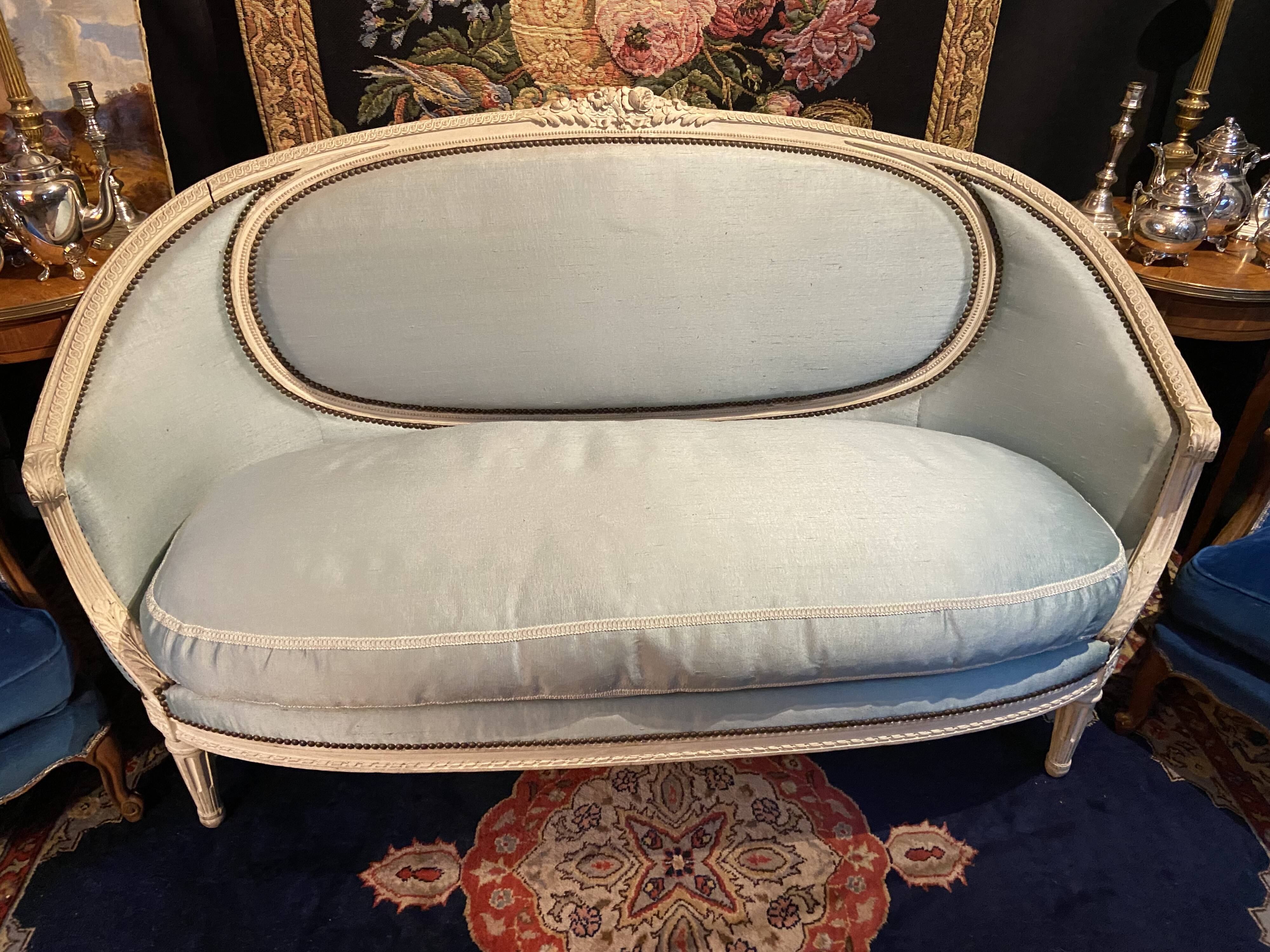 Louis XVI basket sofa from the 18th century