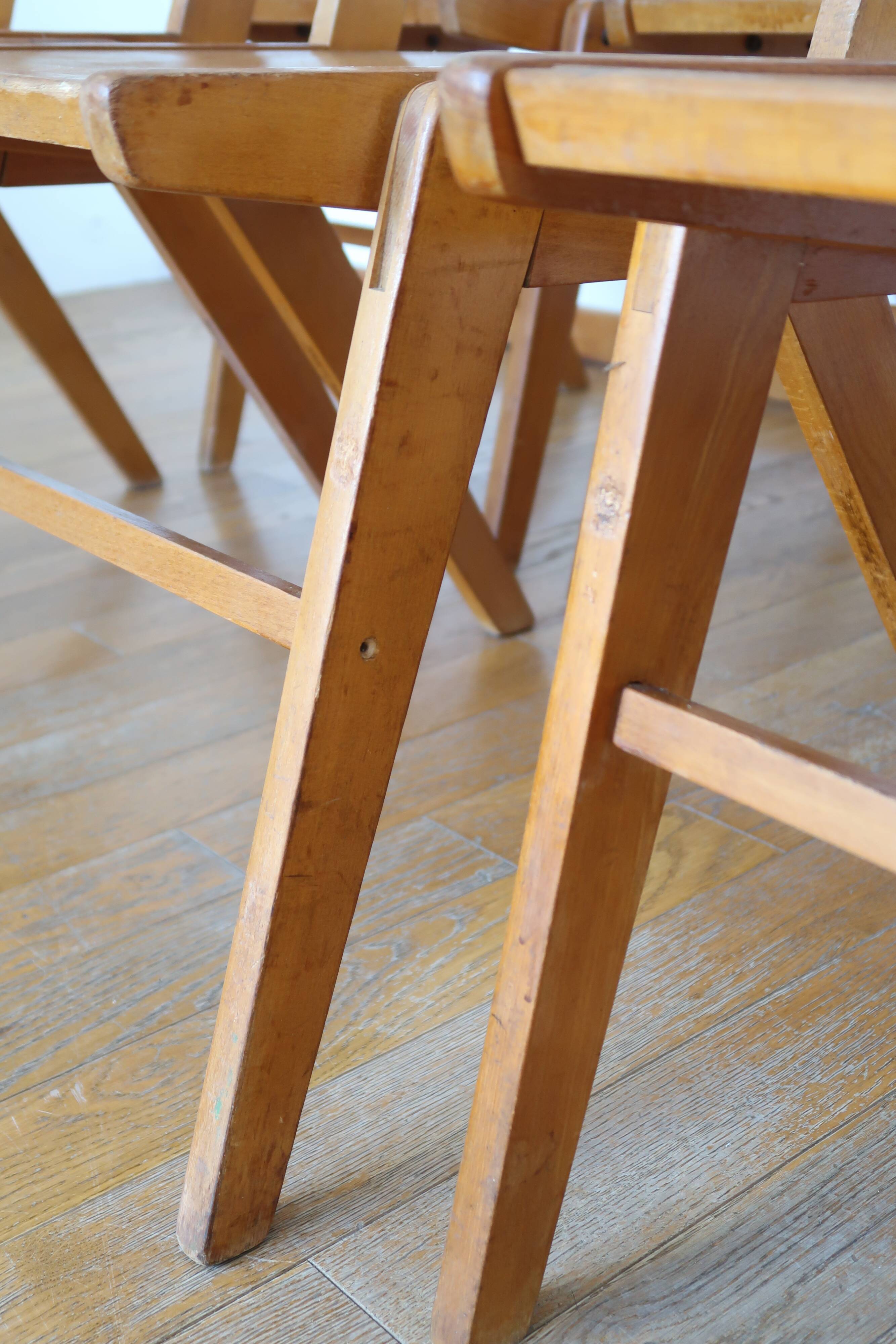 Set of 12 Scandinavian chairs compass feet