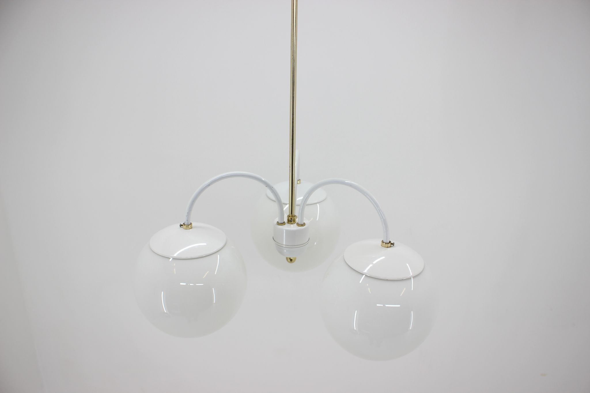 Lustre blanc du milieu du siècle Kamenický Šenov, années 1970.