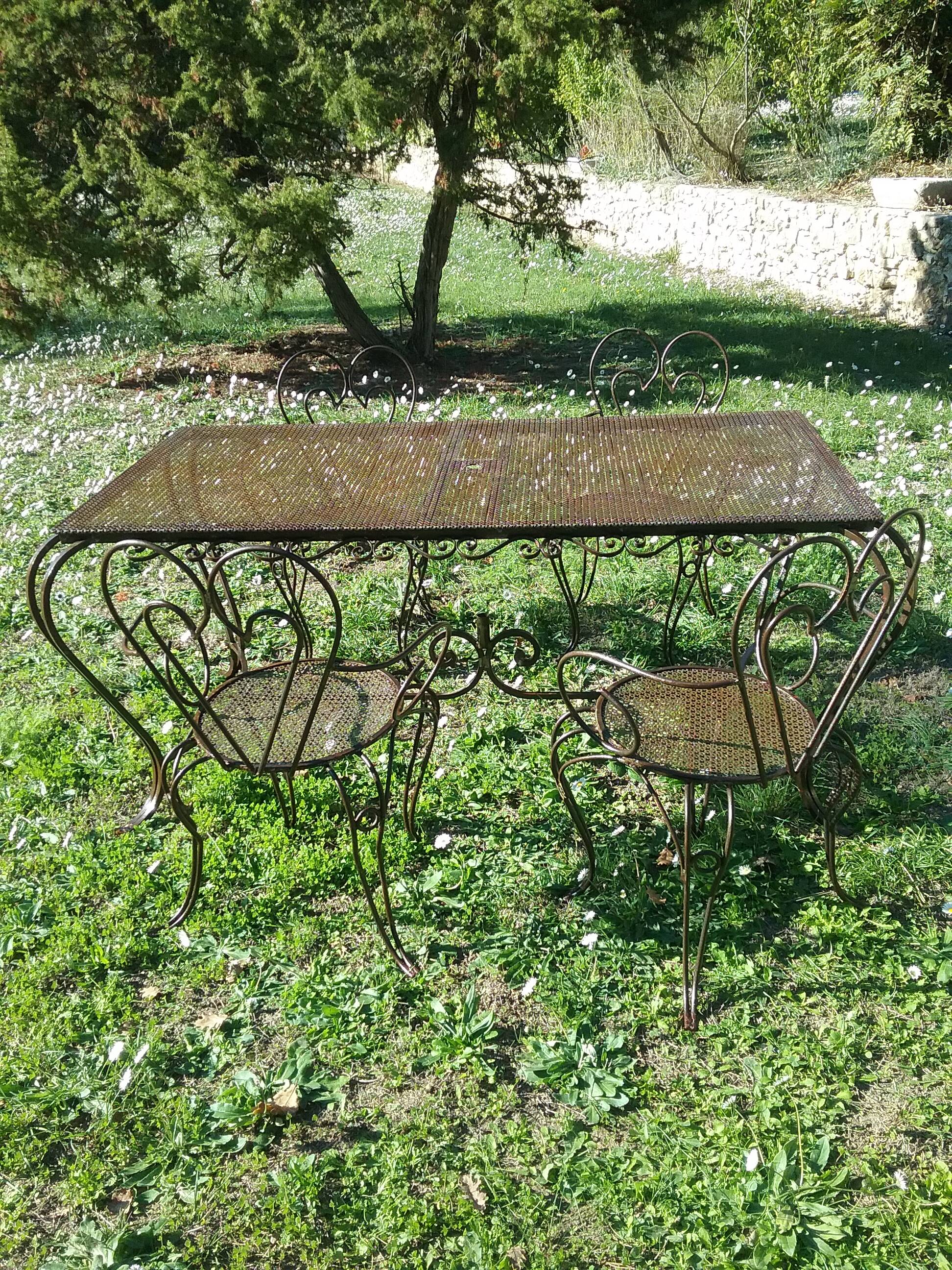 Salon de jardin en fer forgé