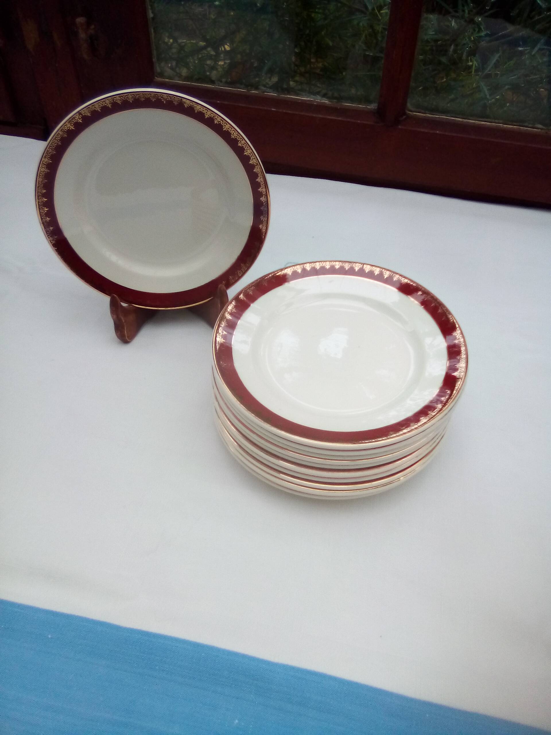 12 Rubis / Digoin dessert plates