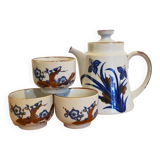 Japanese teapot and its 3 cups