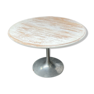 Round table aluminum and patinated solid oak