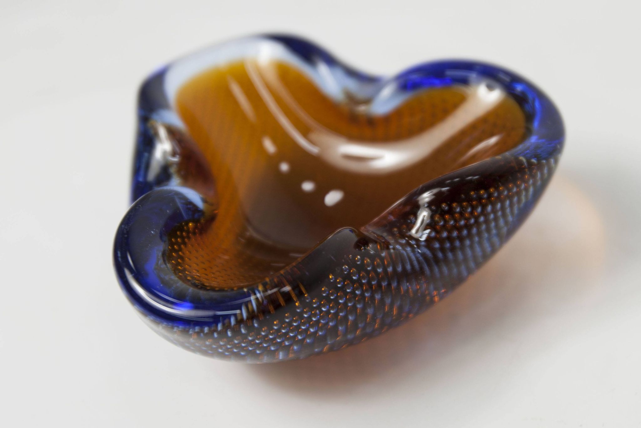Cendrier Murano verre bullé orange bleu et transparent 1960