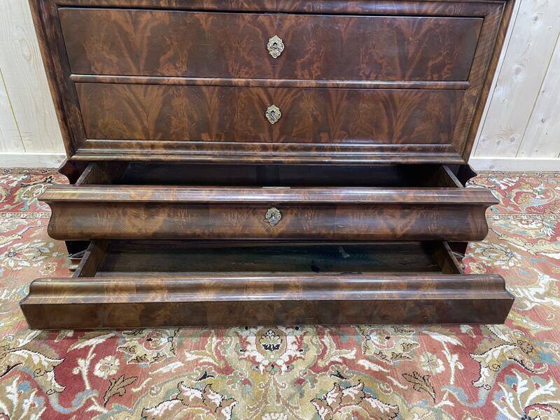 Commode époque Louis Philippe en acajou et placage d’acajou marbre gris vei