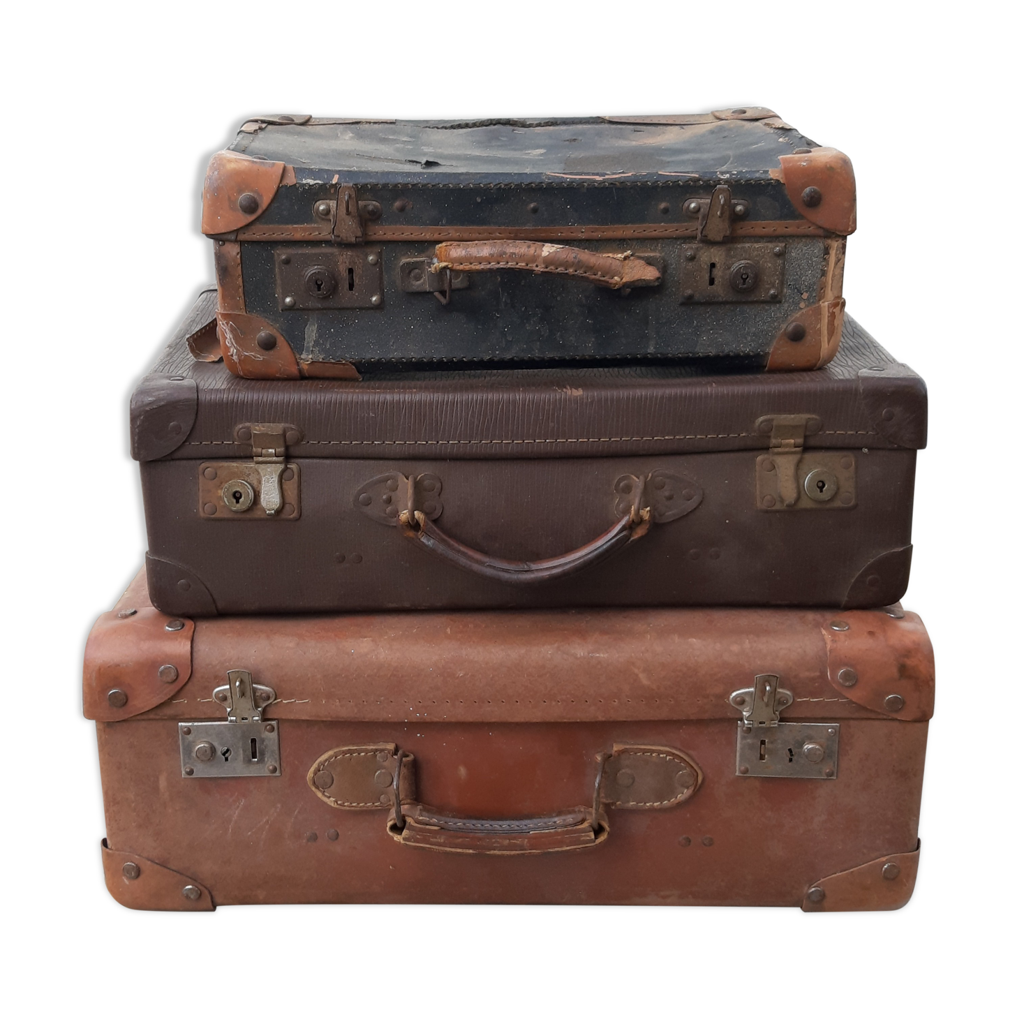 3 vintage suitcases