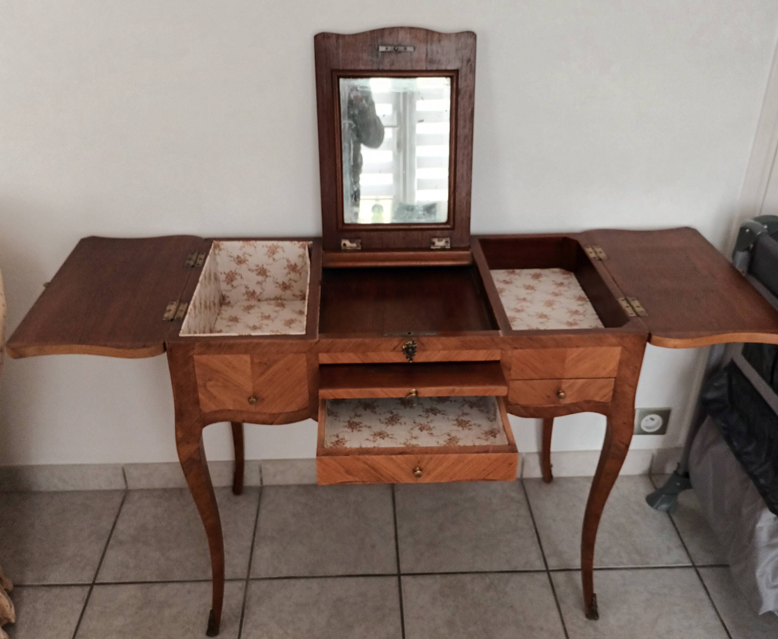 Wooden dressing table