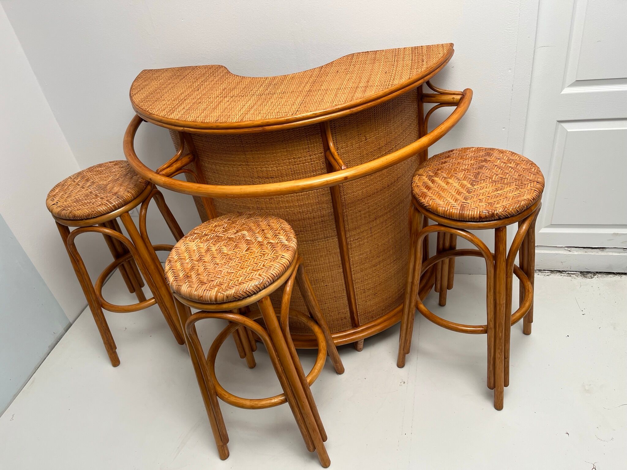 Rattan and bamboo bar and 3 stools from the 60s