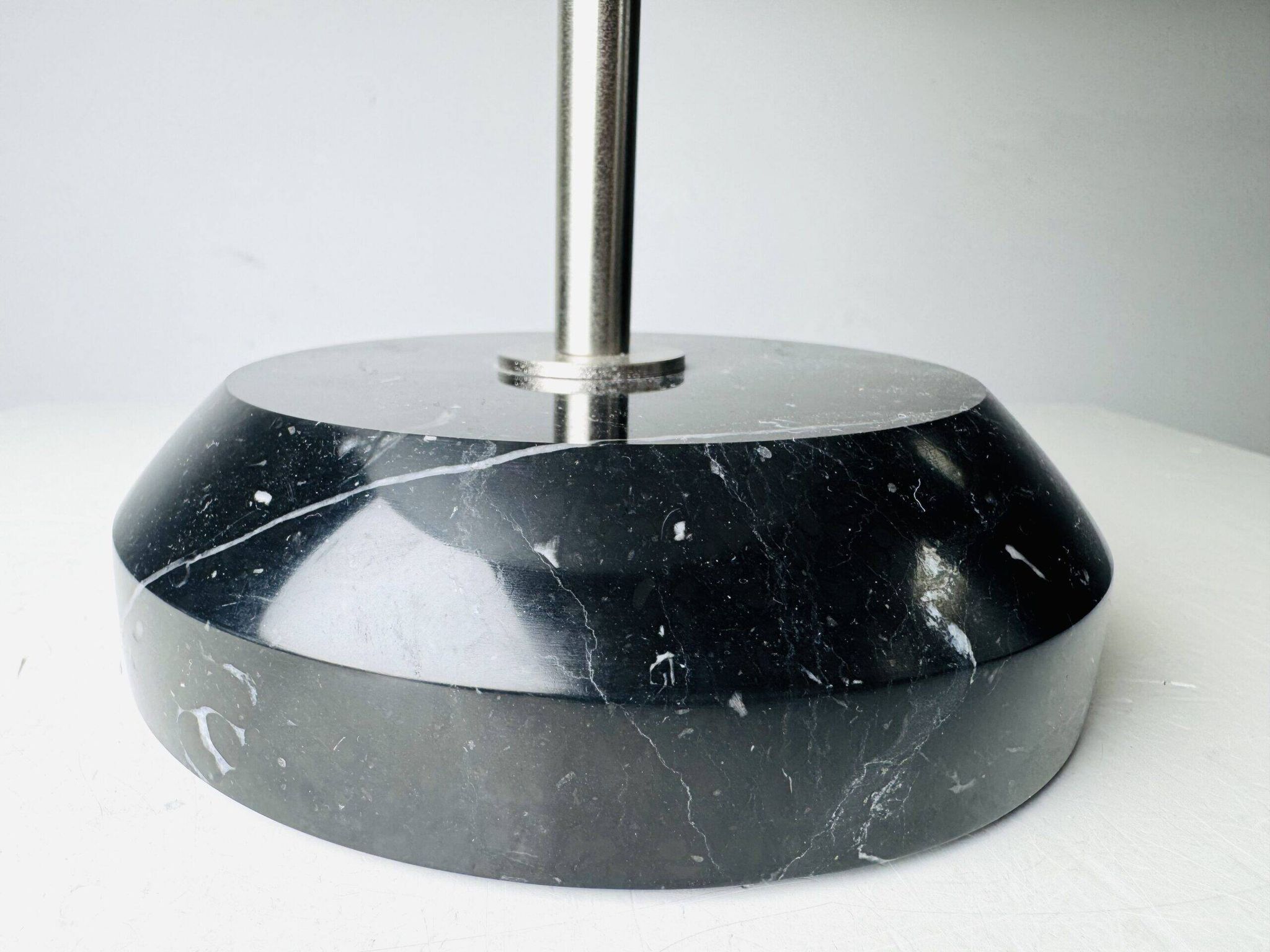 Lampe de table 'Alfa' avec base en marbre par Sergio Mazza pour Artemide, Italie, réédition des années 1950.