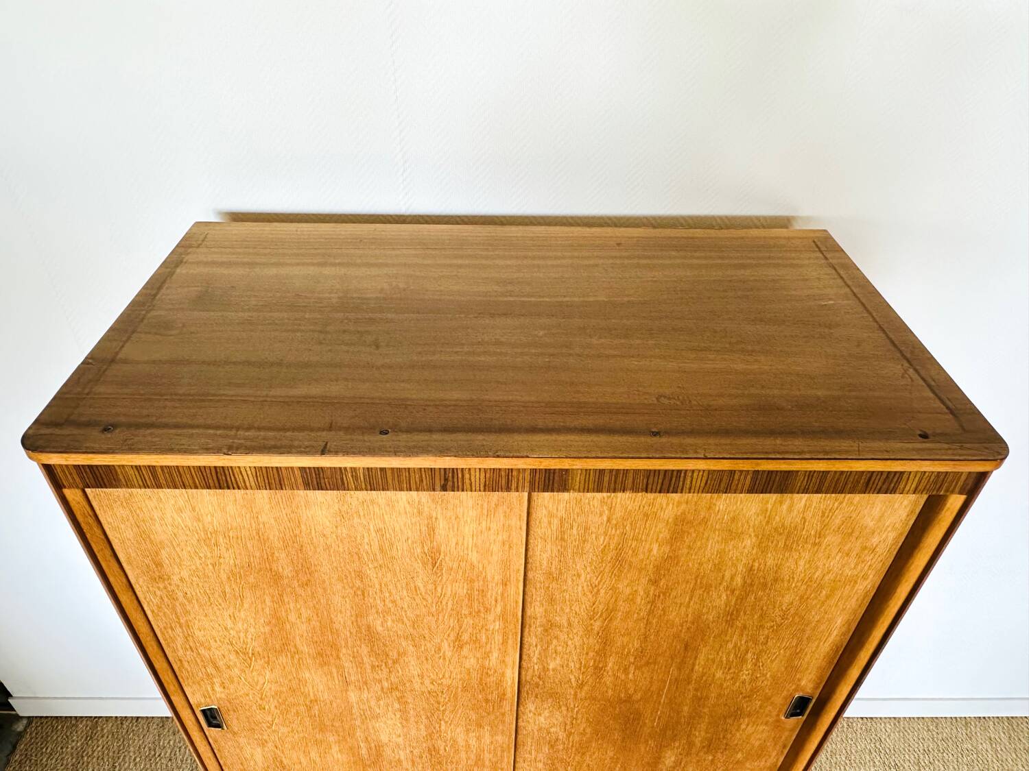 Vintage Austinsuite 1960s wardrobe