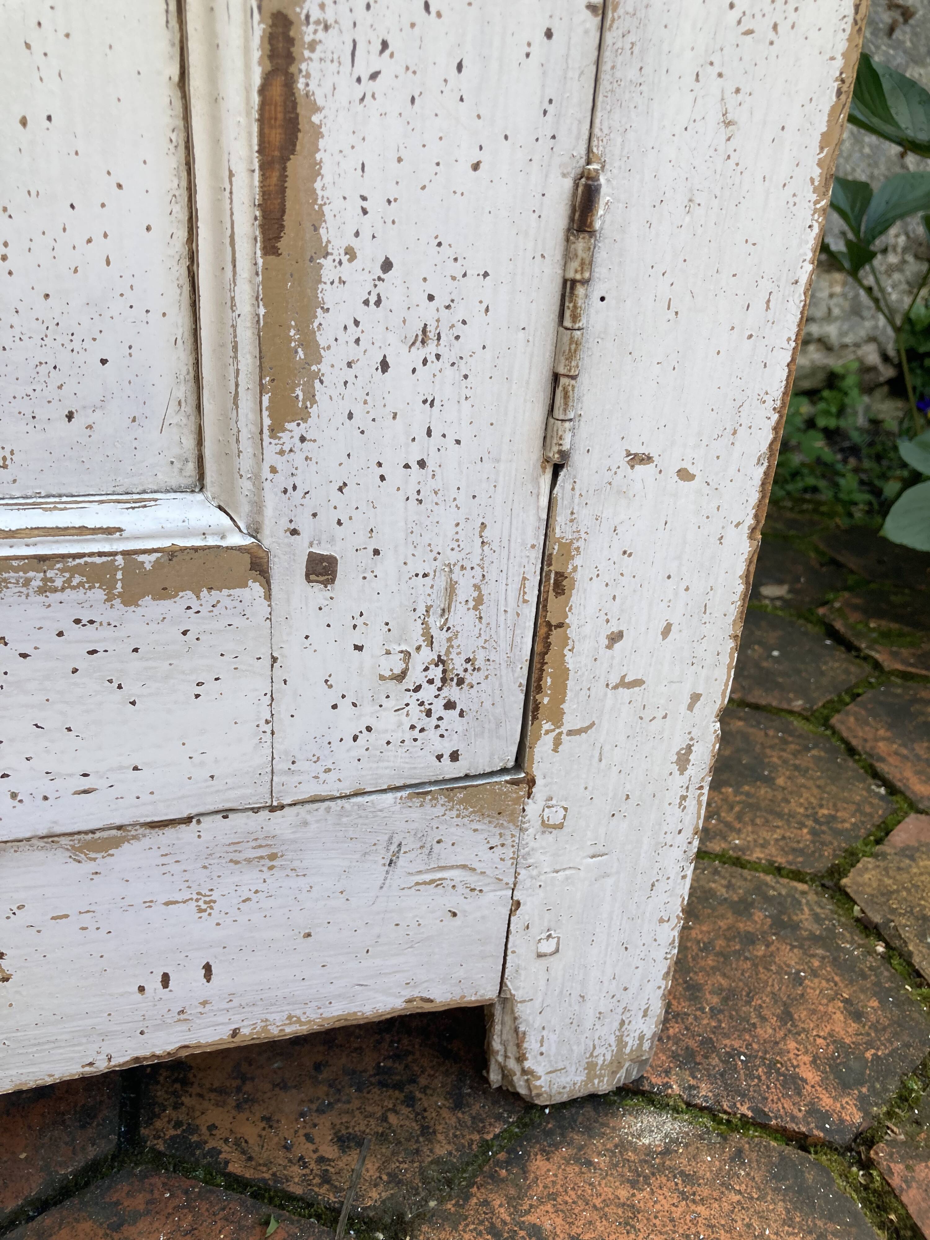 Armoire ancienne - bonnetière parisienne