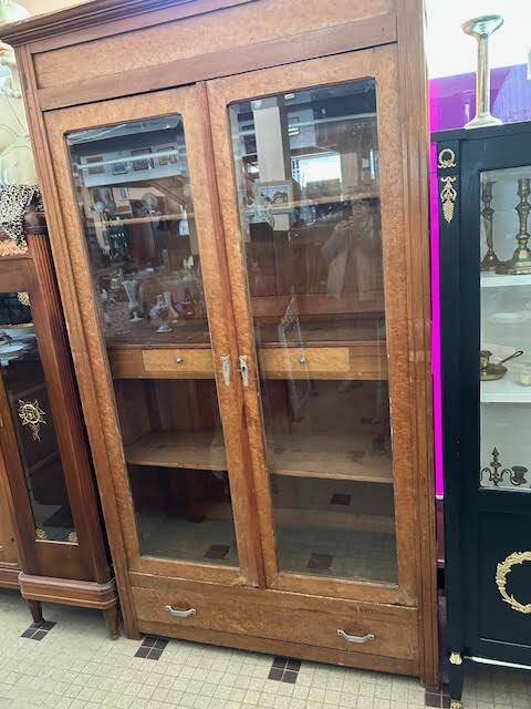 2-door glass bookcase