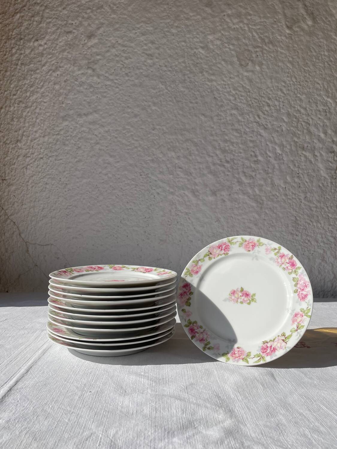 Lot de 11 petites assiettes fleuris, Théodore Haviland, Limoge.