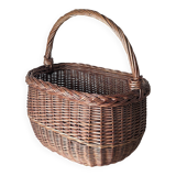 Wicker basket with handle