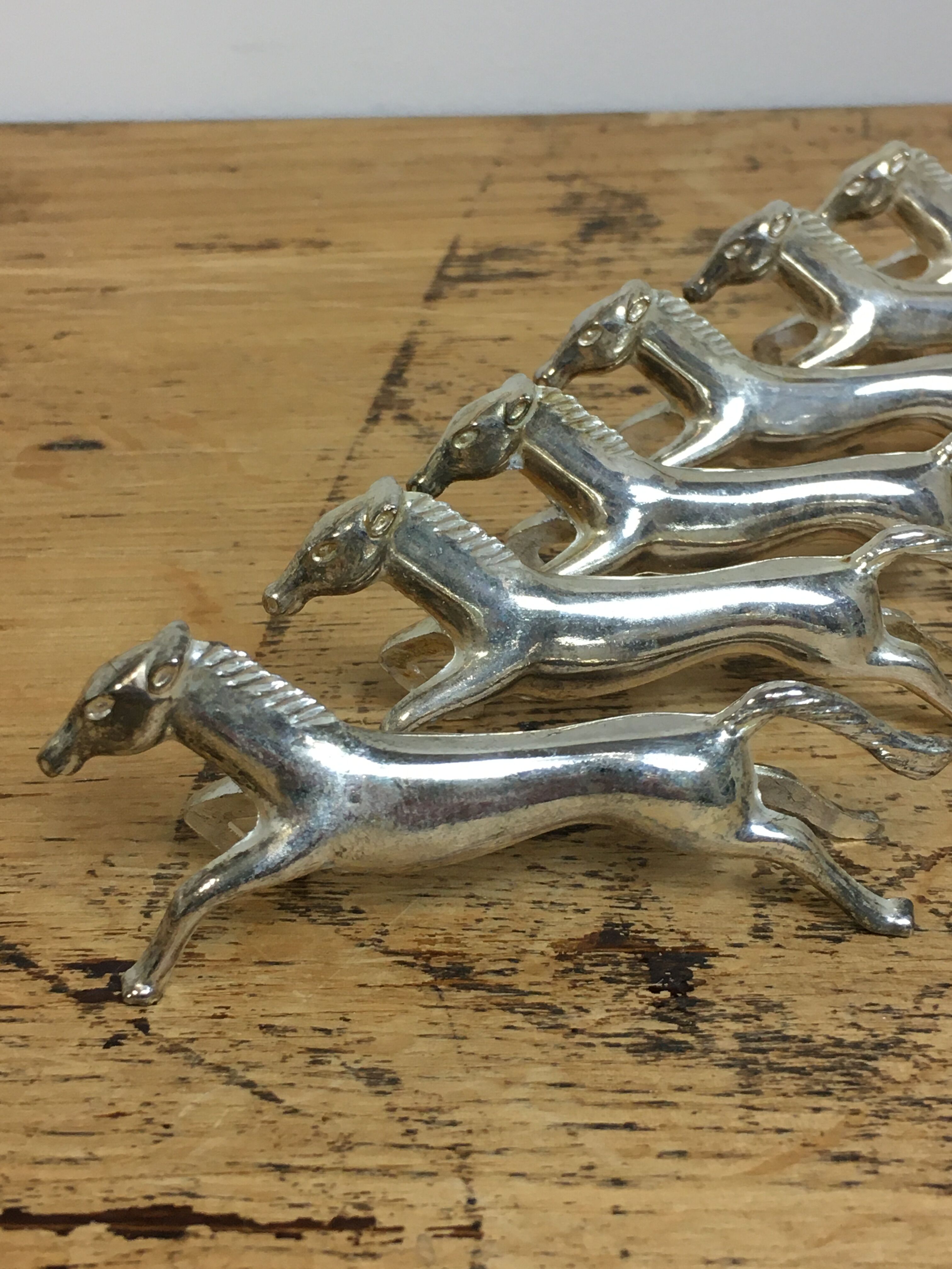 6 porte couteaux en métal forme de cheval