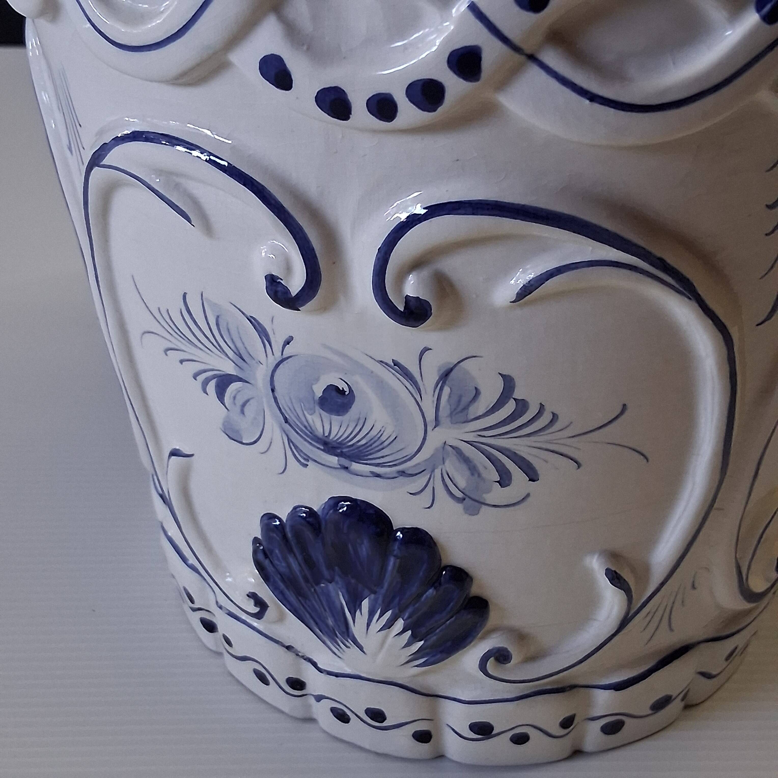 Very nice blue ceramic pot in good condition.