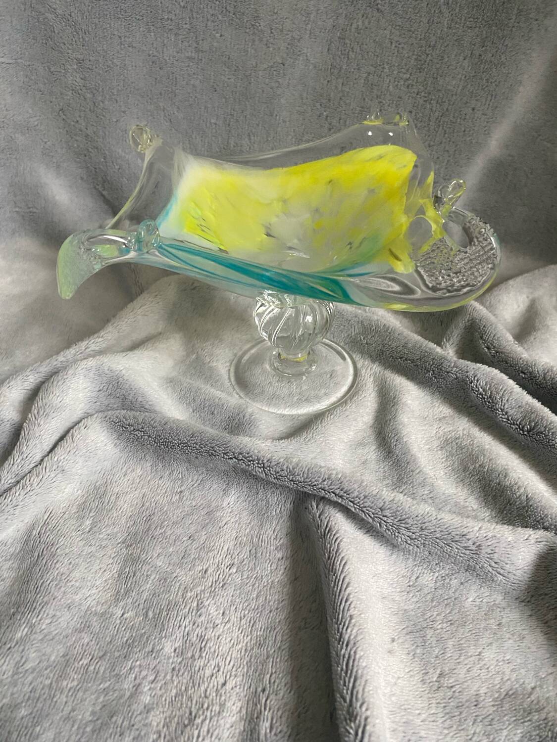 Centre de table sur pied en verre soufflé