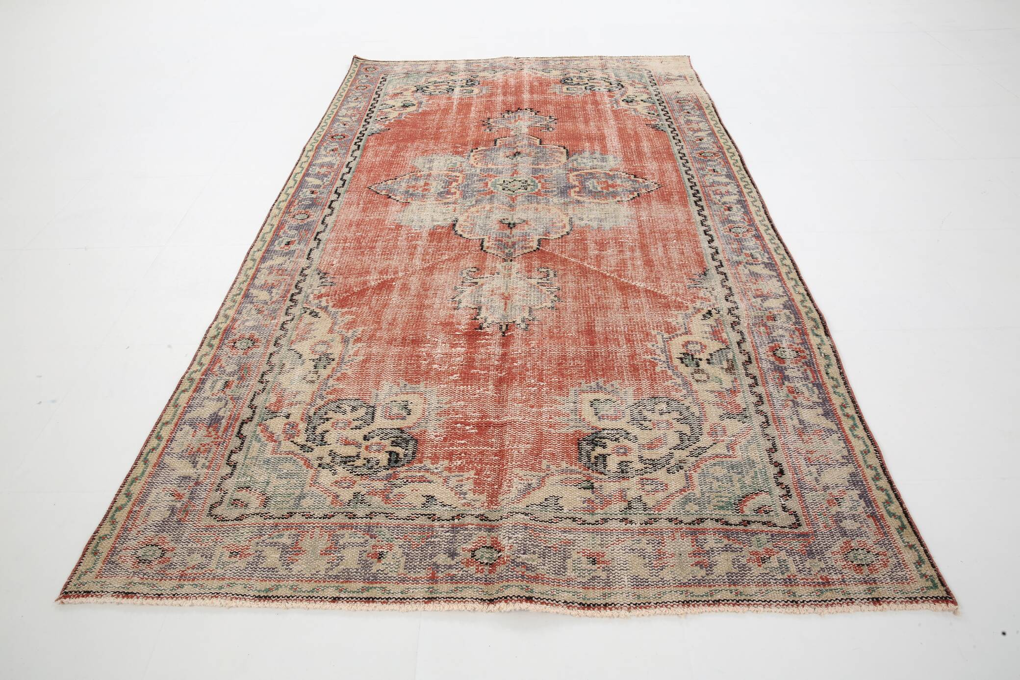 Tapis Vintage Corail Médaillon Patiné Chic, 143x235 Cm