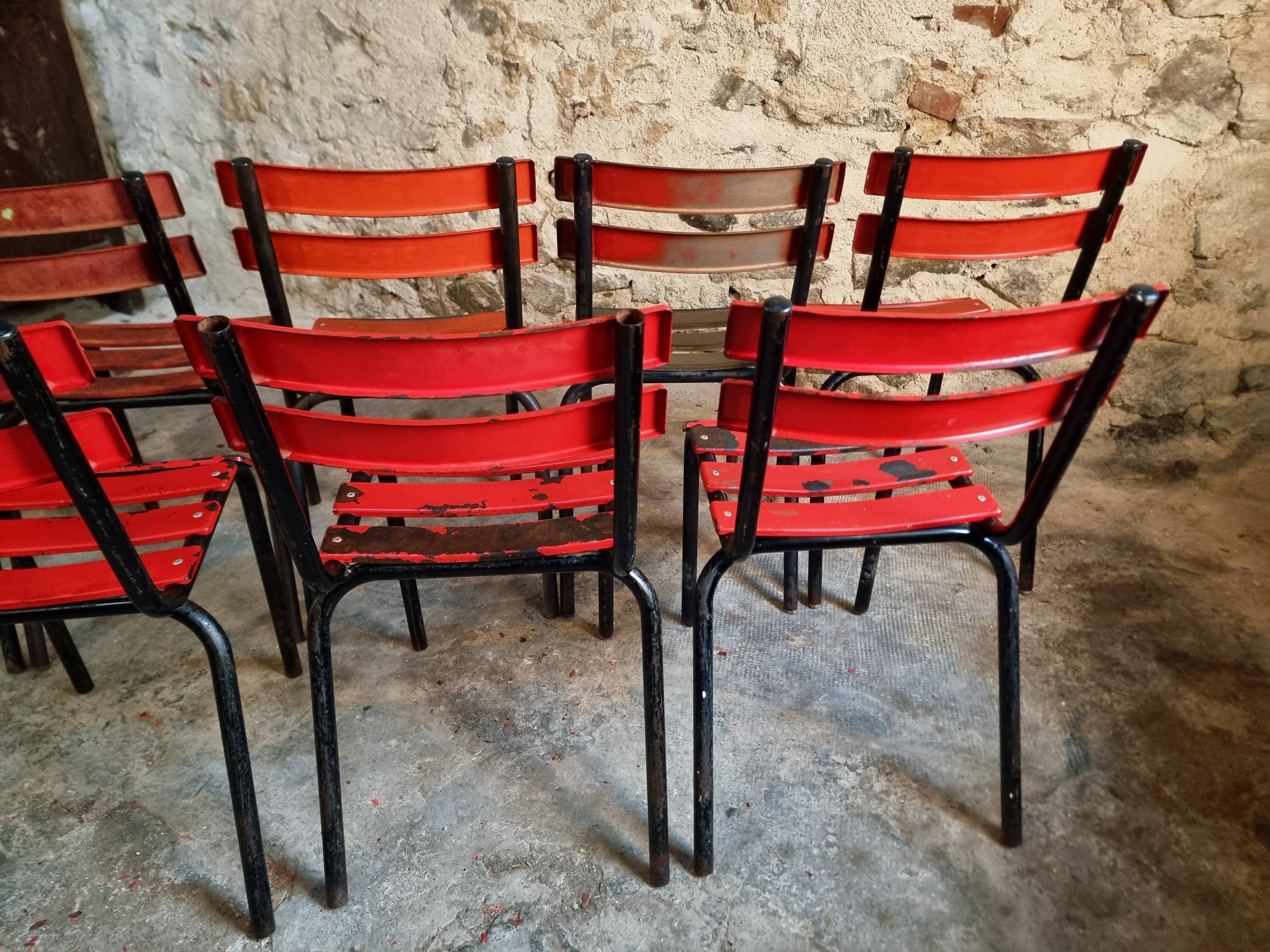 Set of 8 vintage French bistro chairs – industrial metal Tolix style