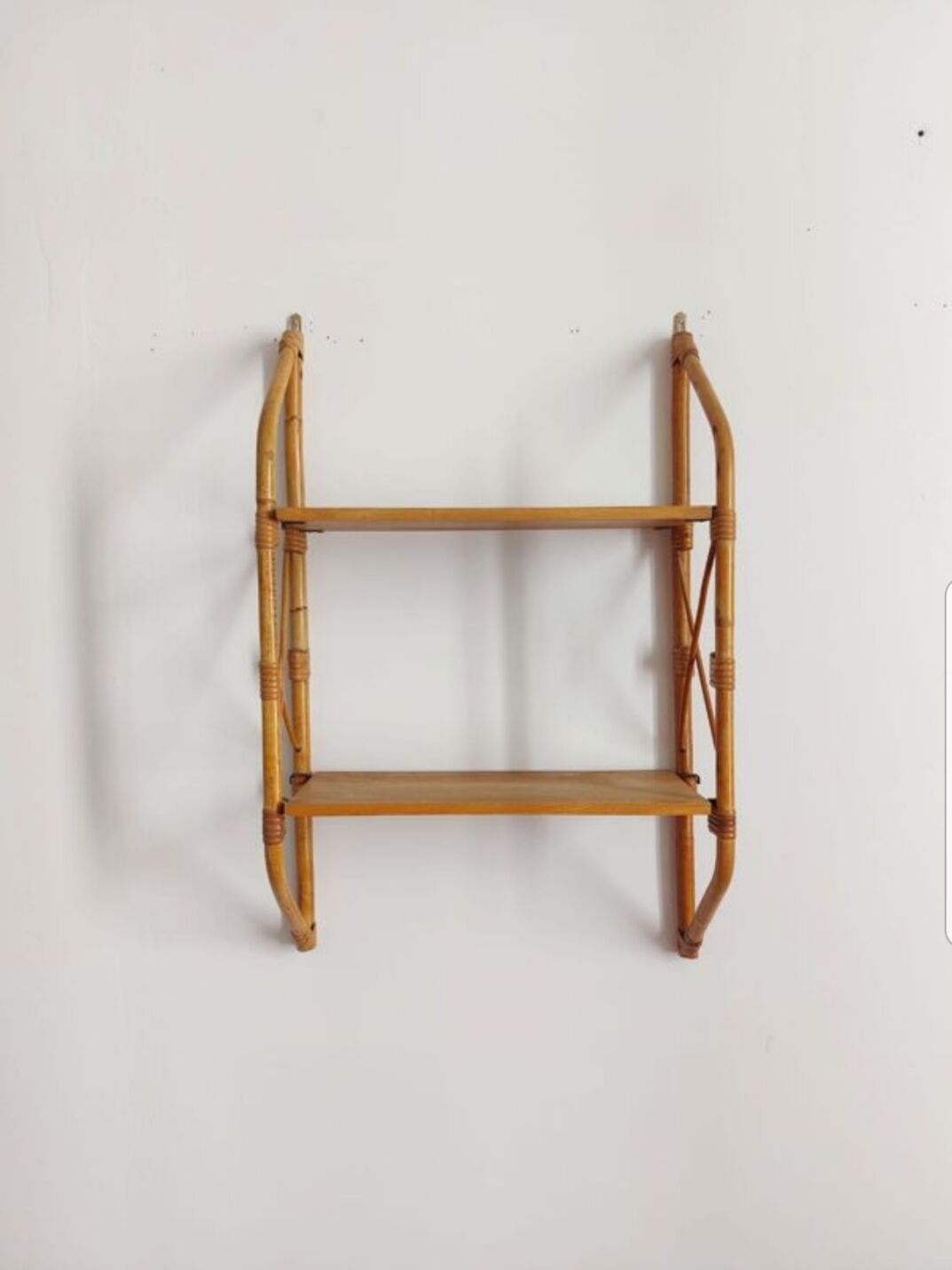 Etagere en rotin vintage