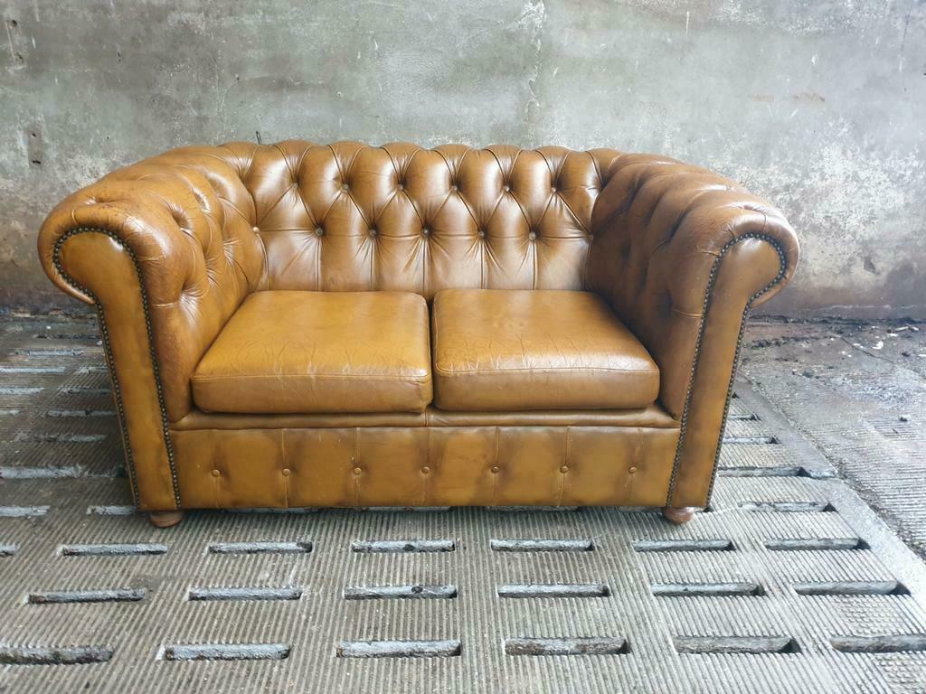 Old Chesterfield sofa 2 seater 140 cm