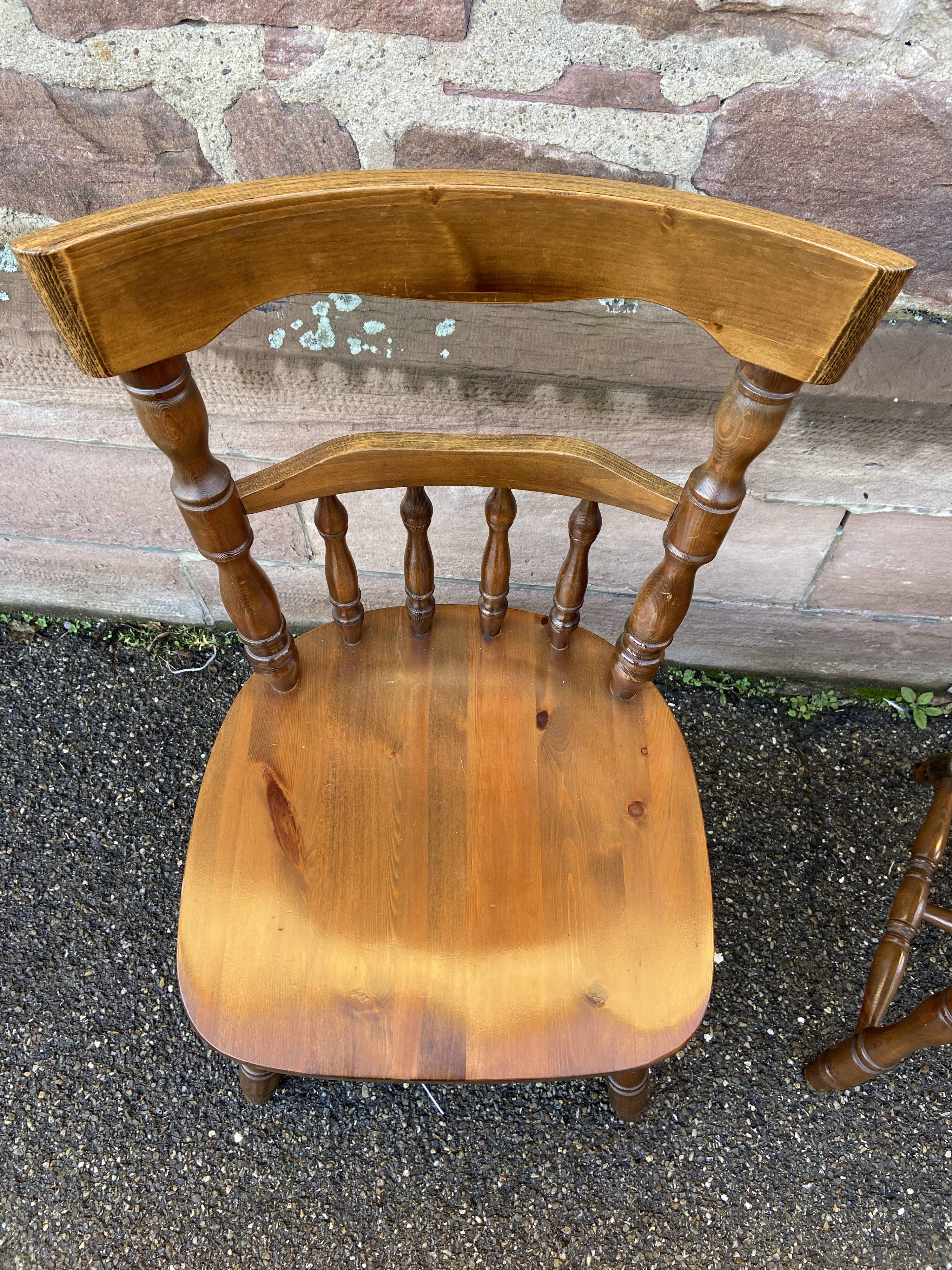 6 Windsor chairs restaurant Western style tavern vintage 1980s