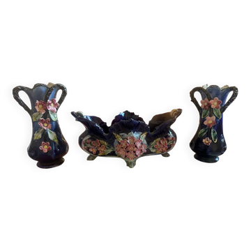 Jardinière et ses 2 vases