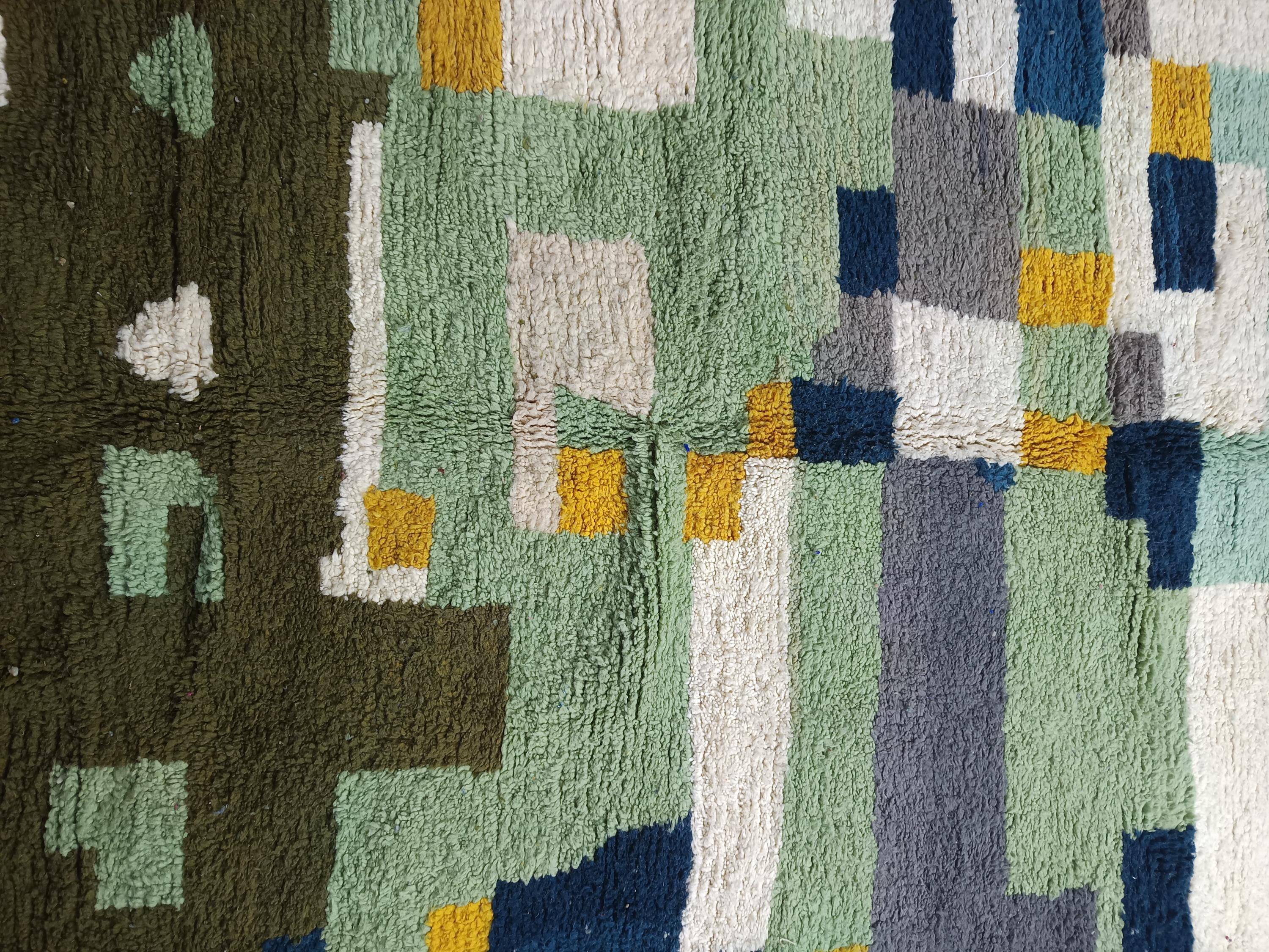 Handmade traditional carpet 250cm x 150cm Moroccan