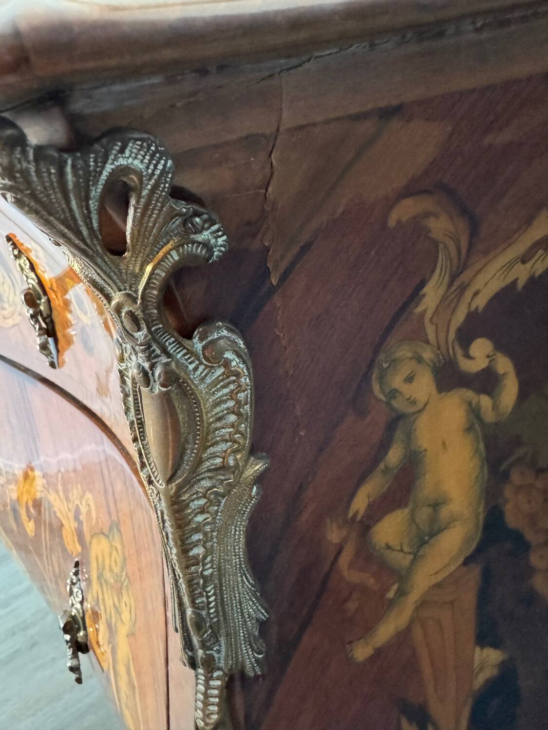 Commode style Louis XV
