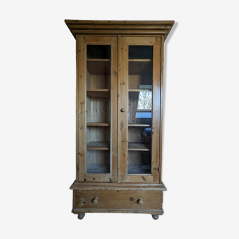 Glass cabinet