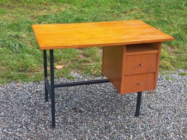Bureau vintage en chêne doré piètement métallique des années 60