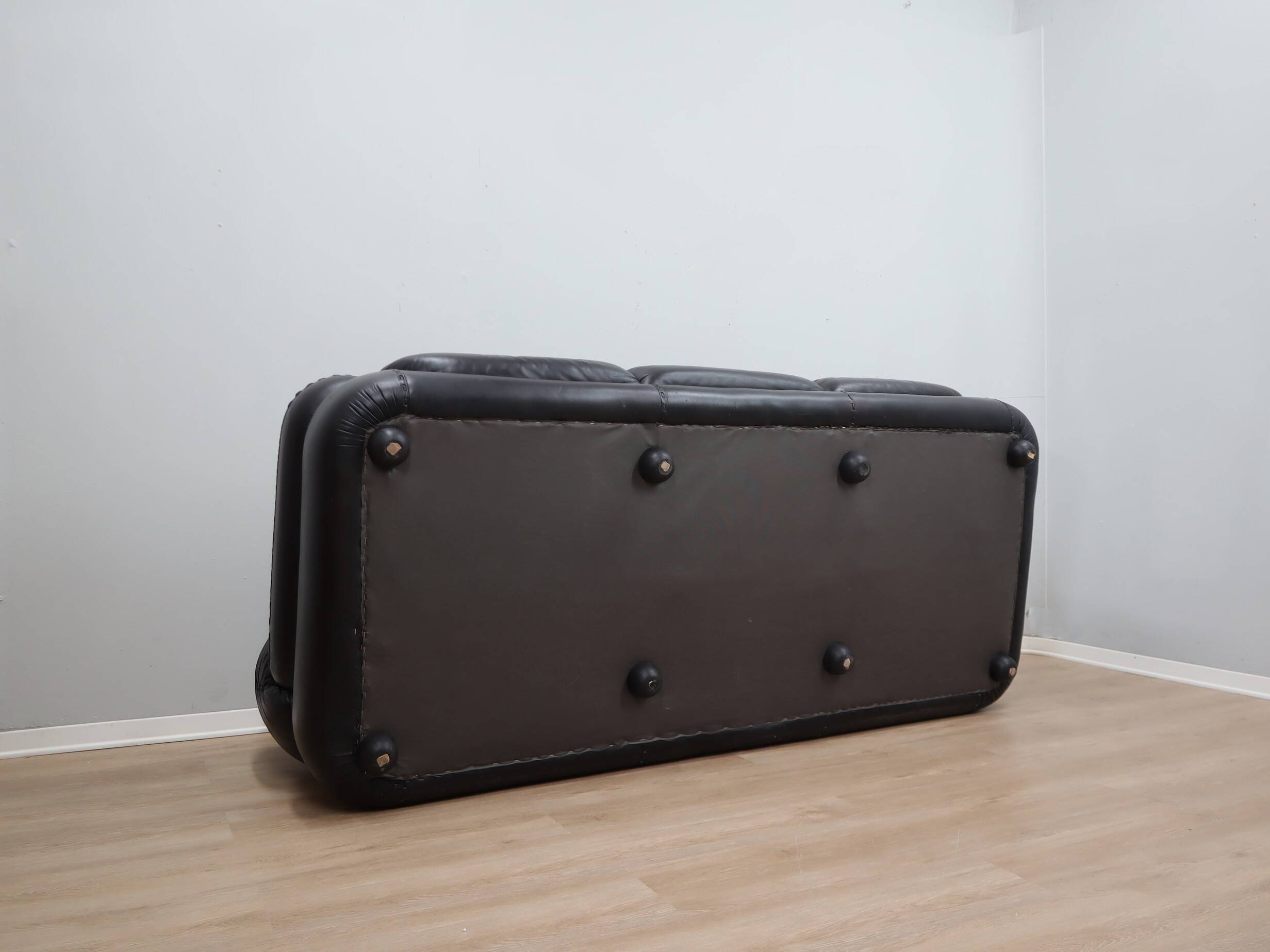 3-Seater black leather Sapporo sofa by Mobil Girgi 1970s