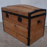 Renovated large bulging malle